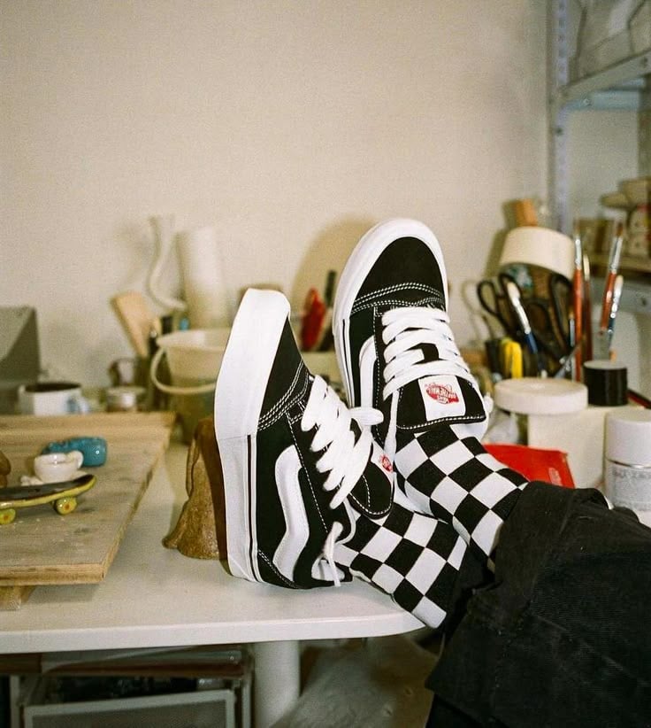 SNEAKER
